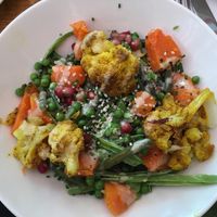 La salade de quinoa at Loulou Friendly Diner in Paris