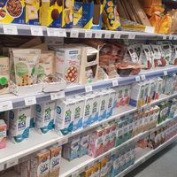 vegan milk and biscuits at Bebe Tei - Vitan in Bucharest