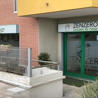 Entrance at Zenzero in Taranto