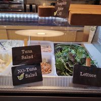 Thuis gemaakt Vegan Tonijn Salade at BetterBagels Bakery in Leiden