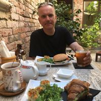 Savoury filled vegan croissant, vegan beetroot burger and vegetable rolls at Tea Room Beatrice in Venice