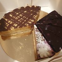 Vegan cakes at Szczaw & Mirabelki in Poznan