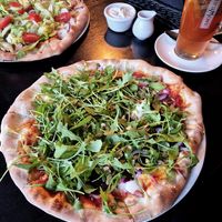 Pizza 'Burak' na pierwszym planie, w tle 'Kebab' at Szczaw & Mirabelki in Poznan