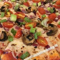 Vegan pizza at The Pint House in Yuma