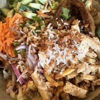 Vegan Super Bowl mit Seitan und Tofu  at Banhs & Coffee in Leeuwarden