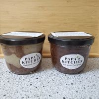 Vegan cakes to take away - marble (vanilla& chocolate ) and beetroot&chocolate at Papa's Kitchen - Eat good. Feel god. in Wiener Neustadt