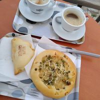 Minipizza und Empanada... at Pasteleria Serra in Gandia