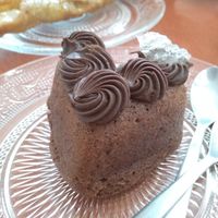Vegan chocolate muffin at Pasteleria Serra in Gandia