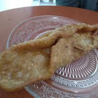 vegan pastries with plant-based "honey" at Pasteleria Serra in Gandia