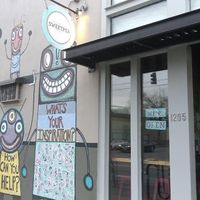 Street view  at Sweetpea Baking Company in Portland