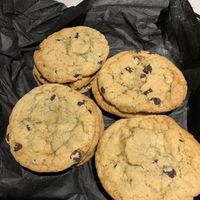chocolate chip cookies at Mötley Bäkes in Luton
