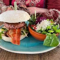 Ik Vertrek burger  at Het Slachthuis in Leiden