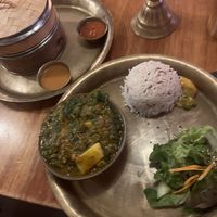 momos and spiach potatoes   at Mitho Cha in Berlin