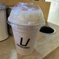 Ube Chocolate 5,90€  at Kaffeeladen in Linz