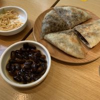 Deep-fried pancake  at Dancing Dumplings 舞蔬尚饺 - Wǔ Shū Shàng Jiǎo - temporarily closed in Shanghai