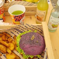 Hamburger at Flower Burger in Palermo
