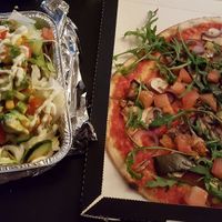 Vegan kapsalon and vegan pizza (they insisted on calling it a veganizza) at Vet Gezond in Leiden