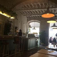 atmosphere/interior at Comoba in Lisbon