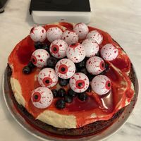 Halloween blueberry cake at Comoba in Lisbon