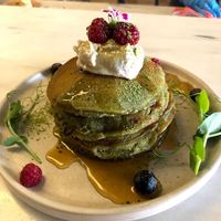 matcha pancakes at Comoba in Lisbon