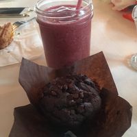 Vegan chocolate beet muffin and Refresh smoothie minus honey at Manzanita Market in Taos