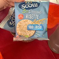 Gluten free/vegan rice crackers substituted for the pita at Frary's in Venice