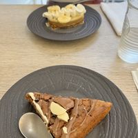 Banofee pie and chocolate cake  at Amour Patisserie Vegetale in Nice