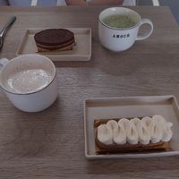 Opera, banoffee, matcha latte (coco), chai latte (almond) at Amour Patisserie Vegetale in Nice