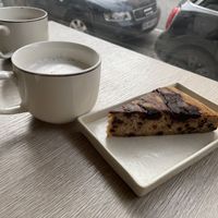 Chai latte and marble gluten free cake! Delicious   at Amour Patisserie Vegetale in Nice