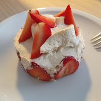 Fraisier at Amour Patisserie Vegetale in Nice