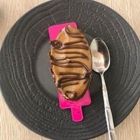 Raw cake at Amour Patisserie Vegetale in Nice