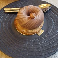 Yummy cake at Amour Patisserie Vegetale in Nice