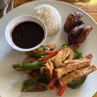 Vegan tofu ropa vieja  at Cuba's Cookin' in Oranjestad