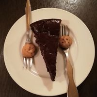 Chocolate cake at Nagi Shokudo in Kamakura