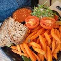 Vegan Irish breakfast at Beanhive Coffee in Dublin
