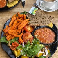 Full vegan breakfast  at Beanhive Coffee in Dublin