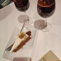 Vegan carrot cake and glögi at Puistokahvila Makia in Oulu