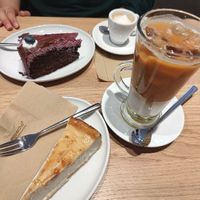 Chocolate cake and cheesecake at Venuss - Herrengasse in Vienna
