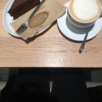 Sachertorte and wiener melange at Venuss - Herrengasse in Vienna