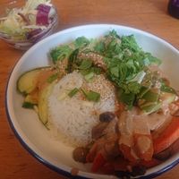 Lunch menu (peanut sauce, tofu, vegetables, rice) at Import Export in Munich