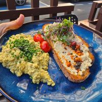 Tofu scramble and cashew cheese toast at Relax na Wilczej in Warsaw
