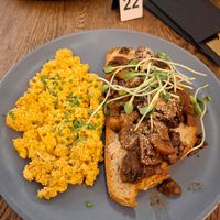 Toast & tofo scrumbeled at Relax na Wilczej in Warsaw