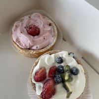 Himbeer Törtchen und Frucht Sahne Torte   at U Piekarzy in Szczecin