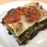 Second plate of the menu: lasaña vegana at Quitapesares Bar in Villena