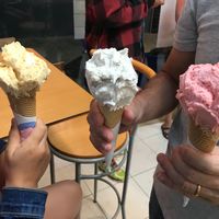 Alperce, banana, morango at Gelateria Crema di Gelato in Lagos