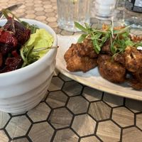 Blumenkohl-Nuggets und kleiner Salat   at EDI - All Bar One in Edinburgh