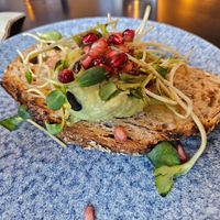 'Avocado Toast' with pomegranate, white balsamic vinegar and pea sprouts (7€) at Green Hippo in Helsinki