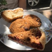 Great cakes and awesome cookies 🍪  at Cosimo in Antwerpen