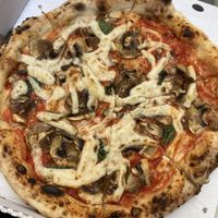 Vegan pizza with mushrooms and garlic  at Mano a Mano in Cartagena