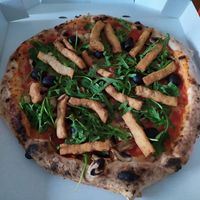 Vegan pizza at Mano a Mano in Cartagena